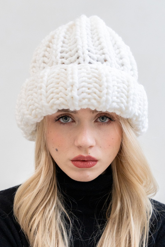 HANDMADE ALPACA AND VIRGIN WOOL BEANIE HAT WITH GENUINE FOX FUR POM POM