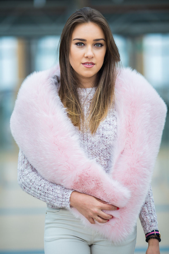Woman’s Genuine Chinchilla Fur Stole