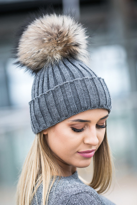  WOOL BEANIE HAT WITH GENUINE RACCOON FUR POM POM