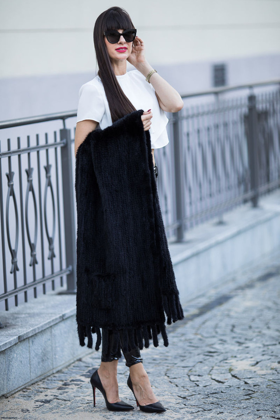 Woman’s Genuine Chinchilla Fur Stole