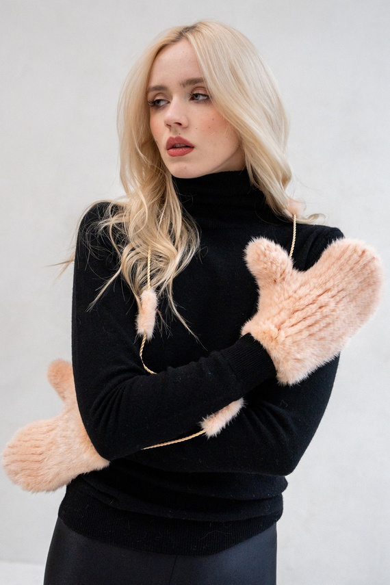 Blue mink fur gloves