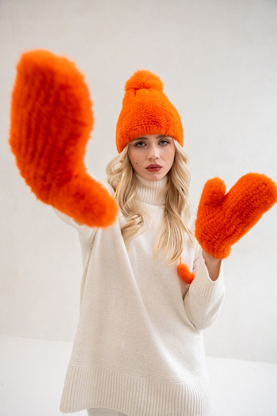 Blue mink fur gloves