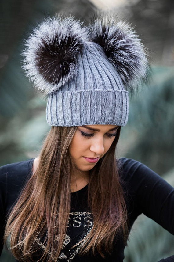 Woollen Ribbed Cap with Genuine Fox Fur Pom-Pom in Light Pink