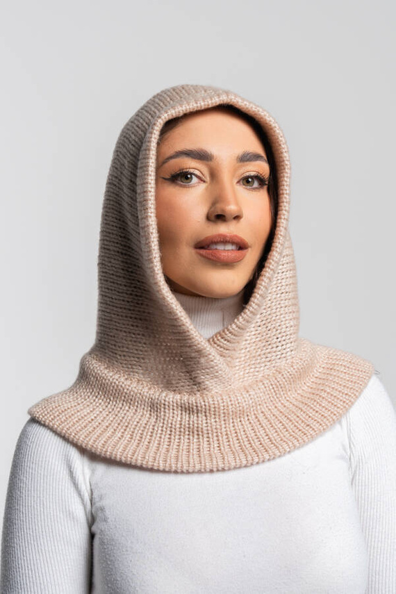 Women’s angora hat in white