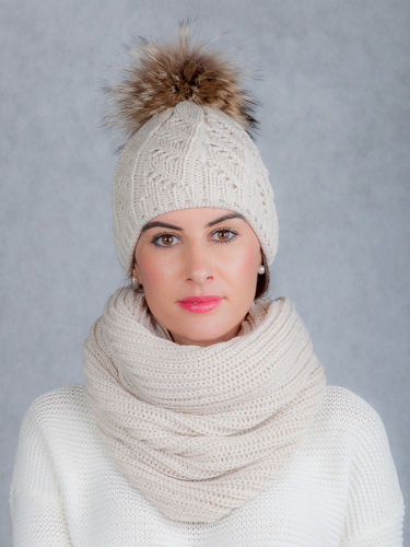 Woolen set with pompom from a natural Finland raccoon fur 